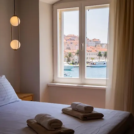 Апартаменти Topaz Хвар